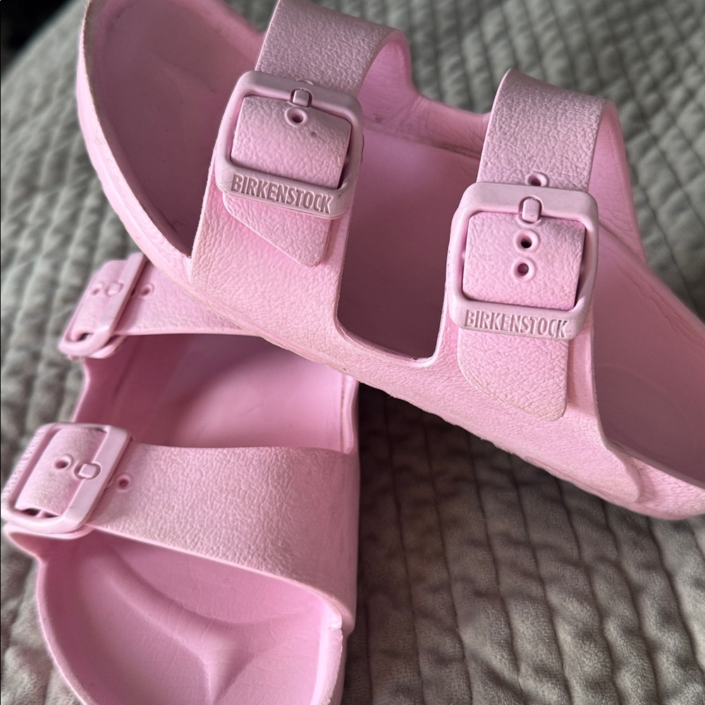 Kids Pink Birkenstock Double-Buckle Slide Sandals. Size 34. - Picture 2 of 4